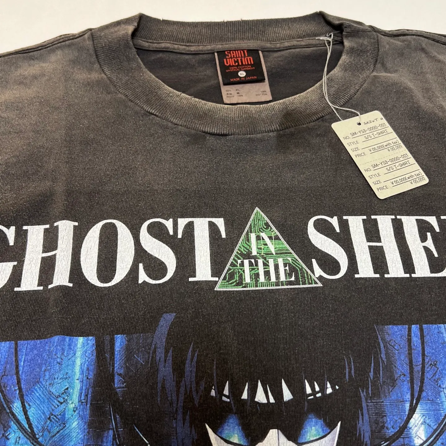 GHOST IN THE SHELL x SAINT Mxxxxxx SS TEE/BLK Classic big IP Ghost in the Shell co-branded model Sunglasses Motoko/Motoko character TEE Washed black S-XL Ghost in the Shell Sunglasses Killer Look for the cylindrical fabric without side seams. The opening is almost meaningless. Asut ready-made garments are dyed. The whole thing is sprayed with Ma Liu. Re-spray heavy fades. Collar and cuffs are frayed. Multiple hangs are broken. Extra large printing position. Authentic grade restored. Customized joint main mark/wash mark/with little angel anti-counterfeiting mark